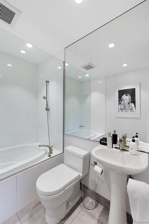 520 S Alexander Avenue