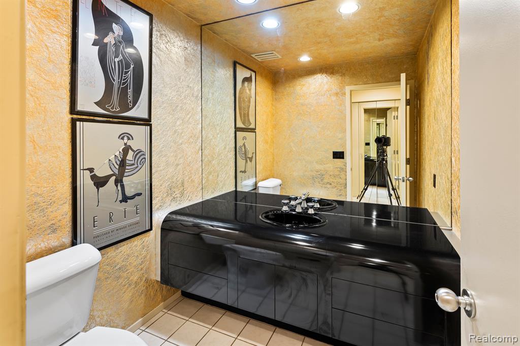 31456 Hunters Circle Drive