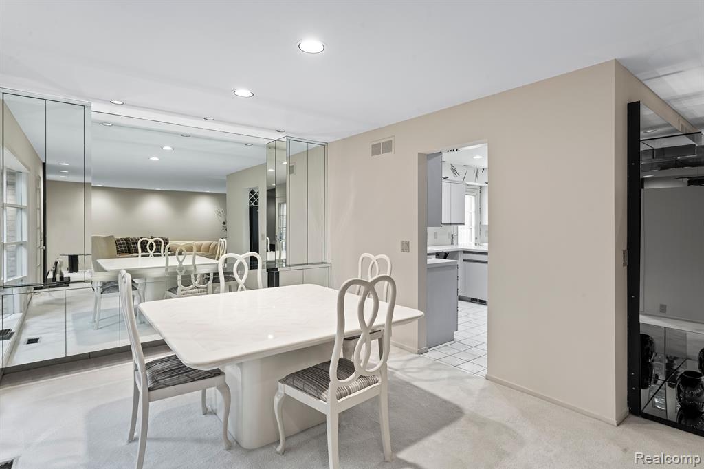 31456 Hunters Circle Drive