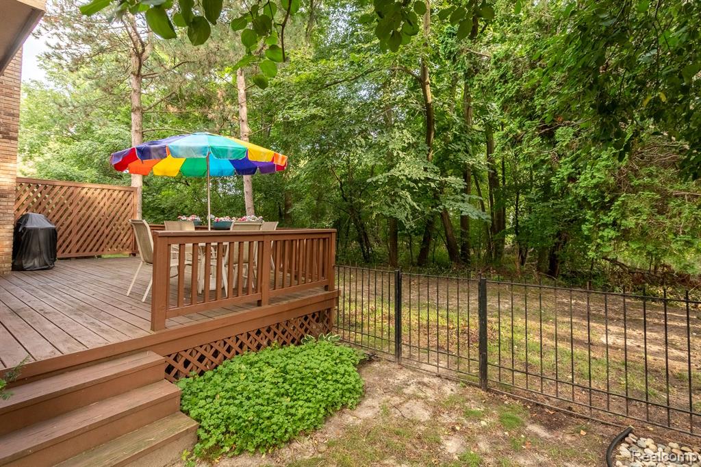 31456 Hunters Circle Drive