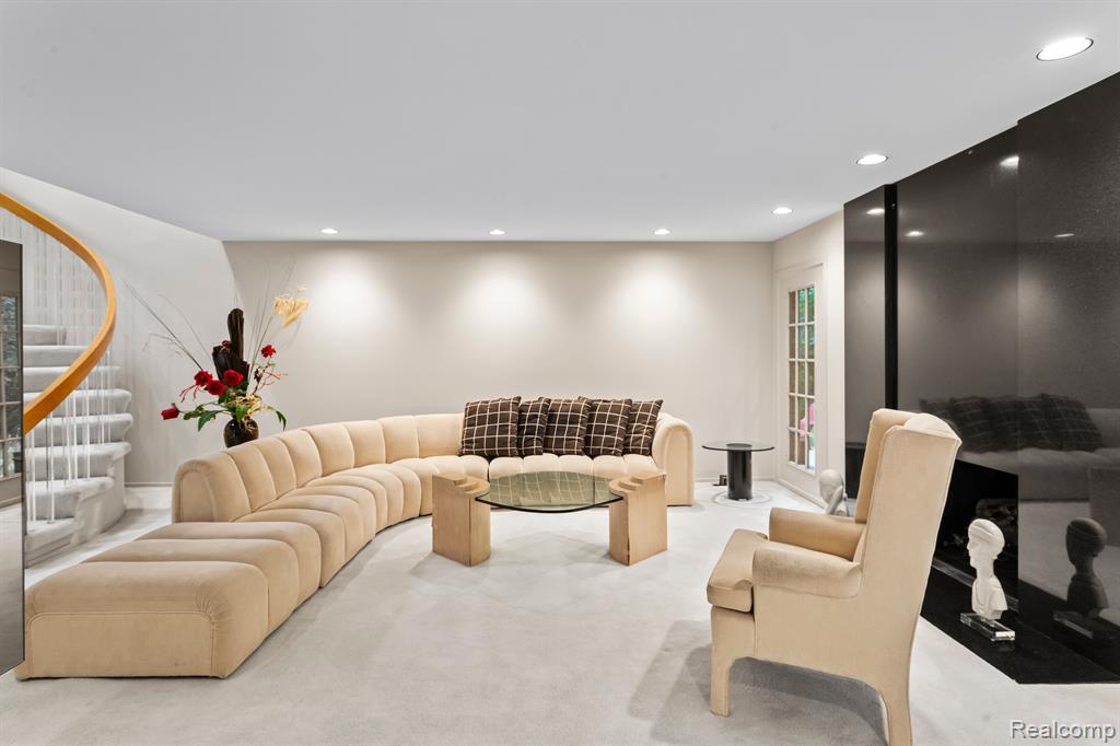 31456 Hunters Circle Drive