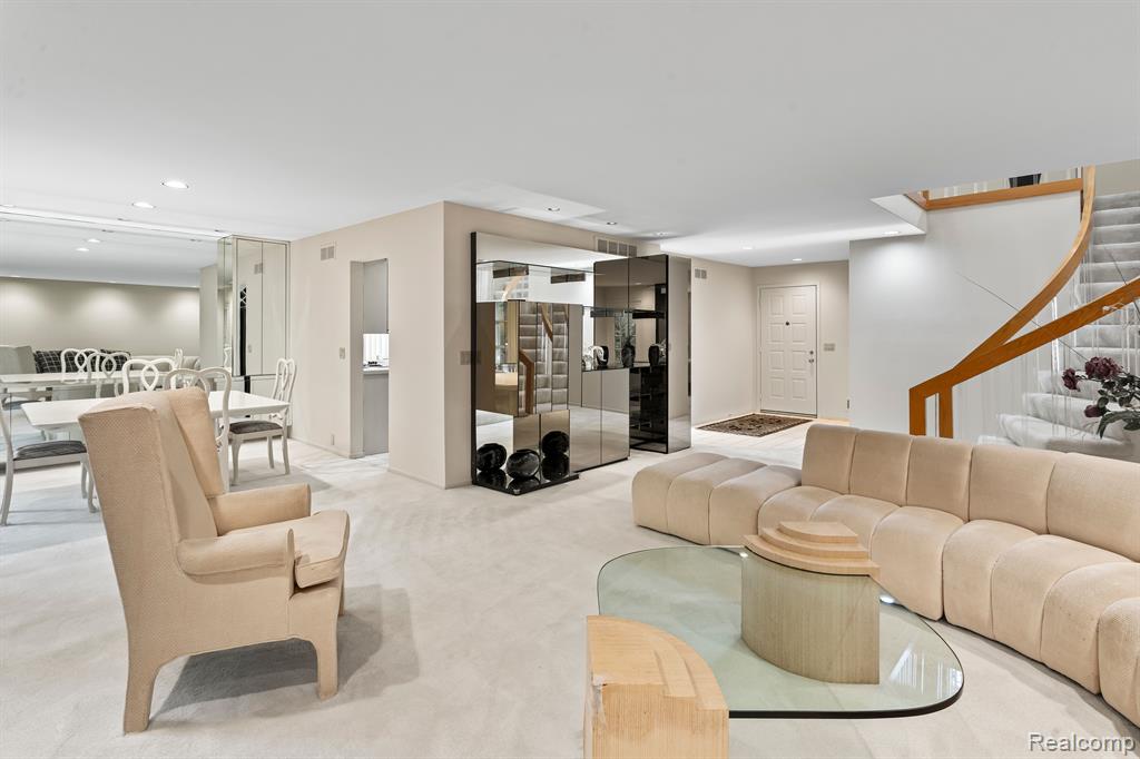 31456 Hunters Circle Drive