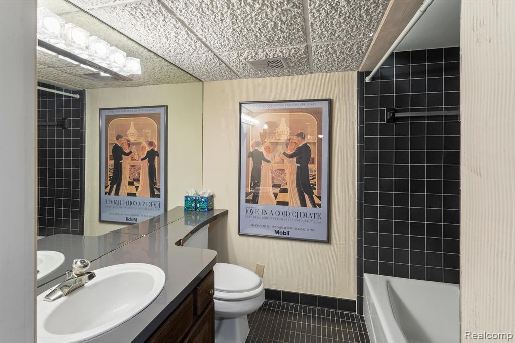 31456 Hunters Circle Drive