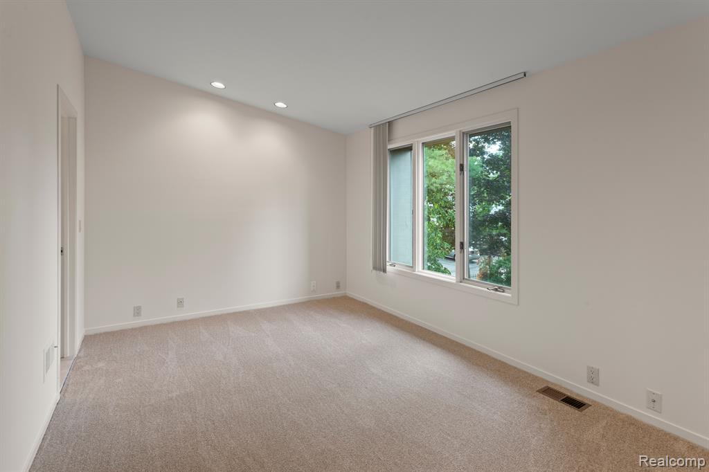 31456 Hunters Circle Drive