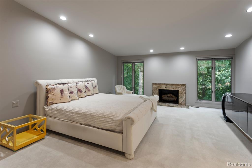 31456 Hunters Circle Drive