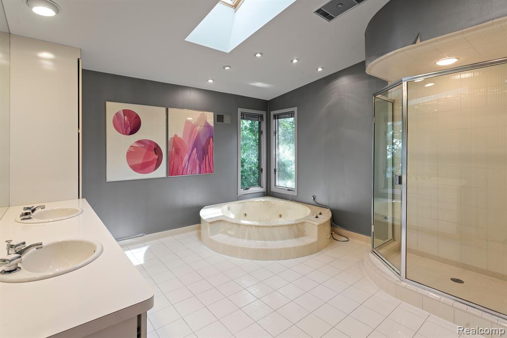 31456 Hunters Circle Drive