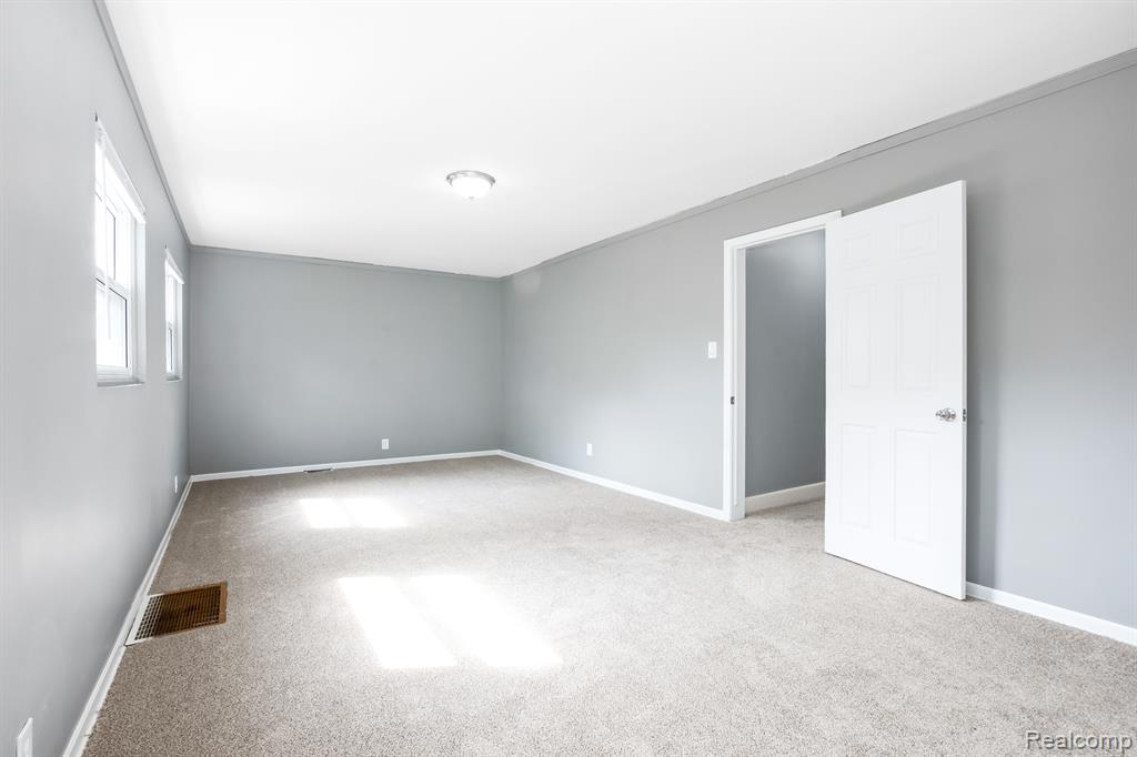 14748 Woodmont Avenue