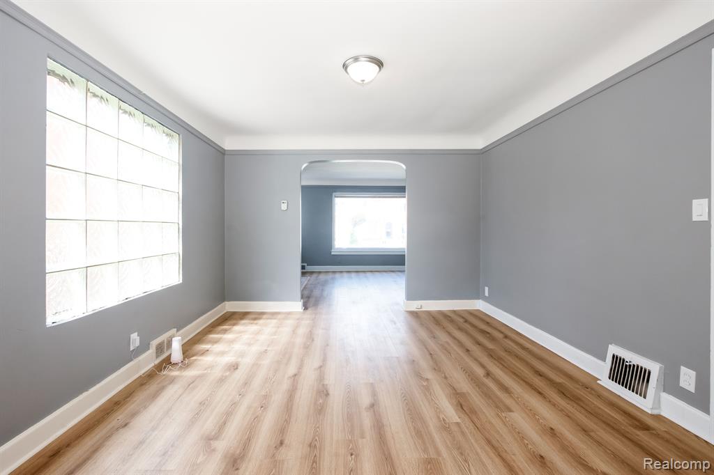 14748 Woodmont Avenue