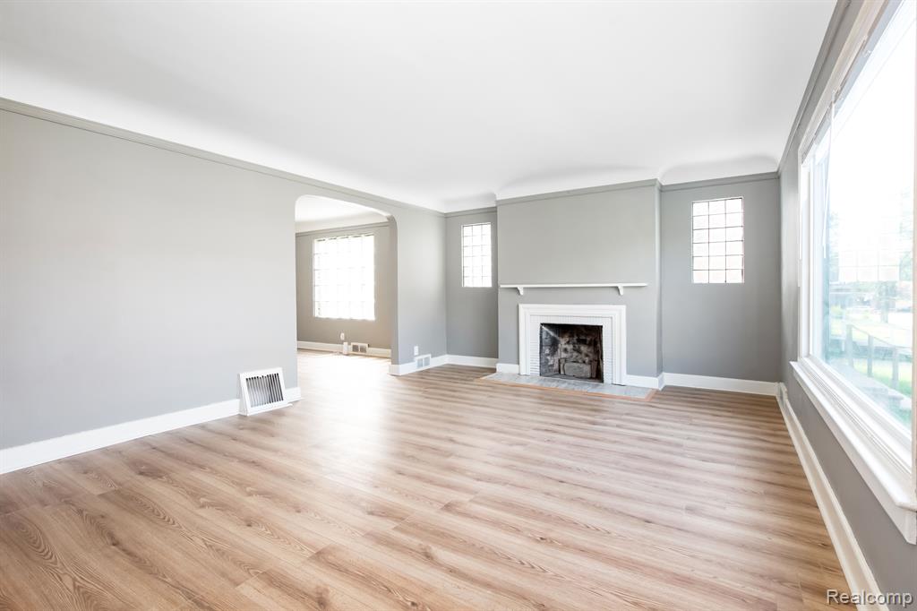 14748 Woodmont Avenue