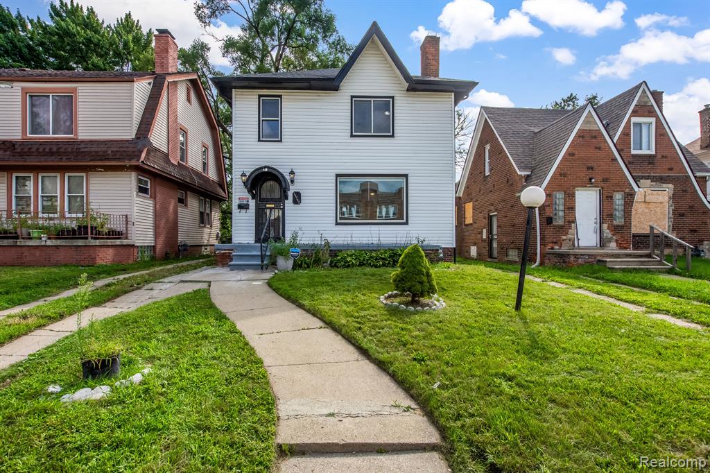 14748 Woodmont Avenue