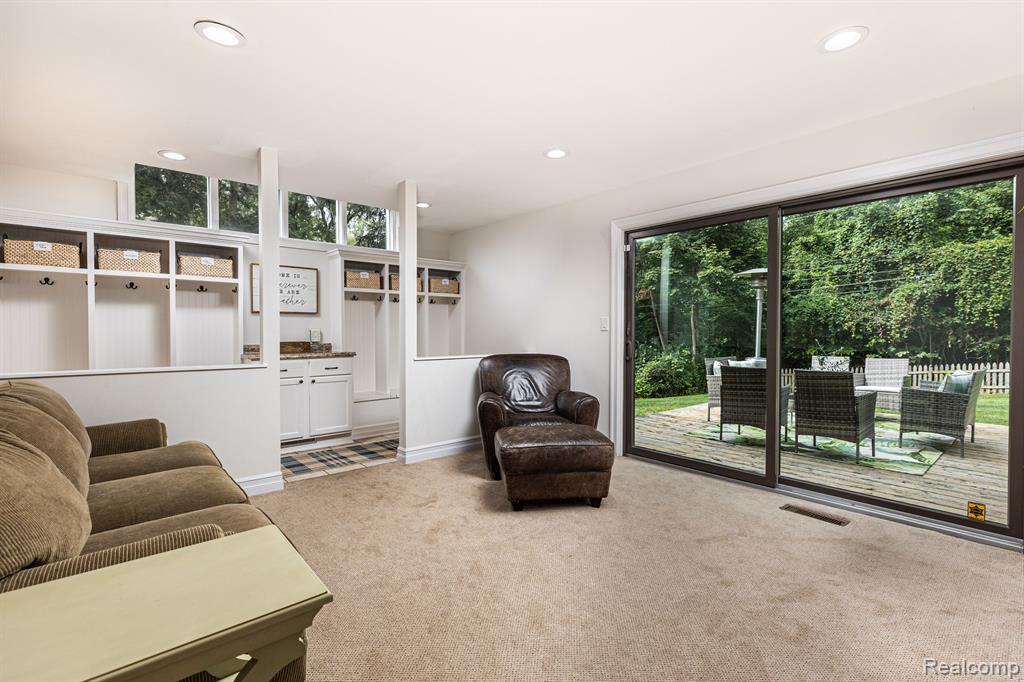 5398 Van Ness Drive