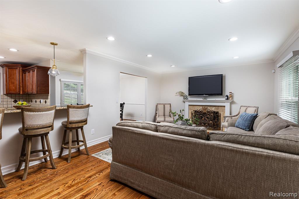 5398 Van Ness Drive