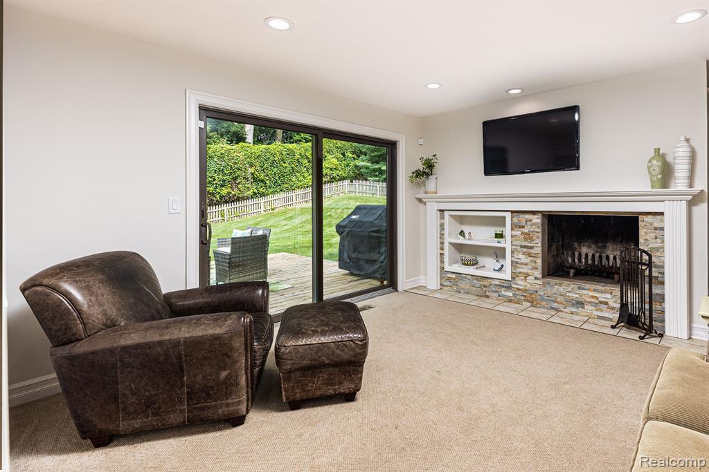 5398 Van Ness Drive