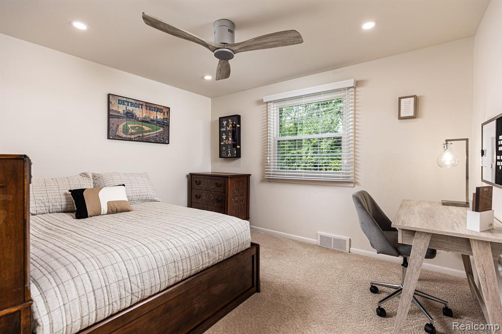 5398 Van Ness Drive