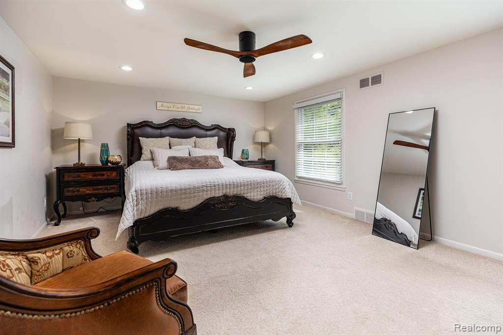 5398 Van Ness Drive
