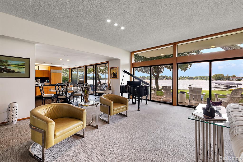 3130 W Long Lake Road