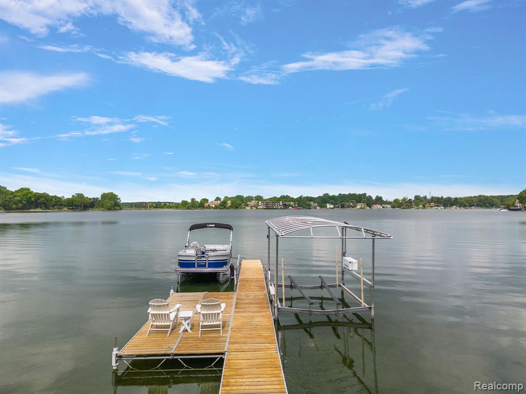 3130 W Long Lake Road