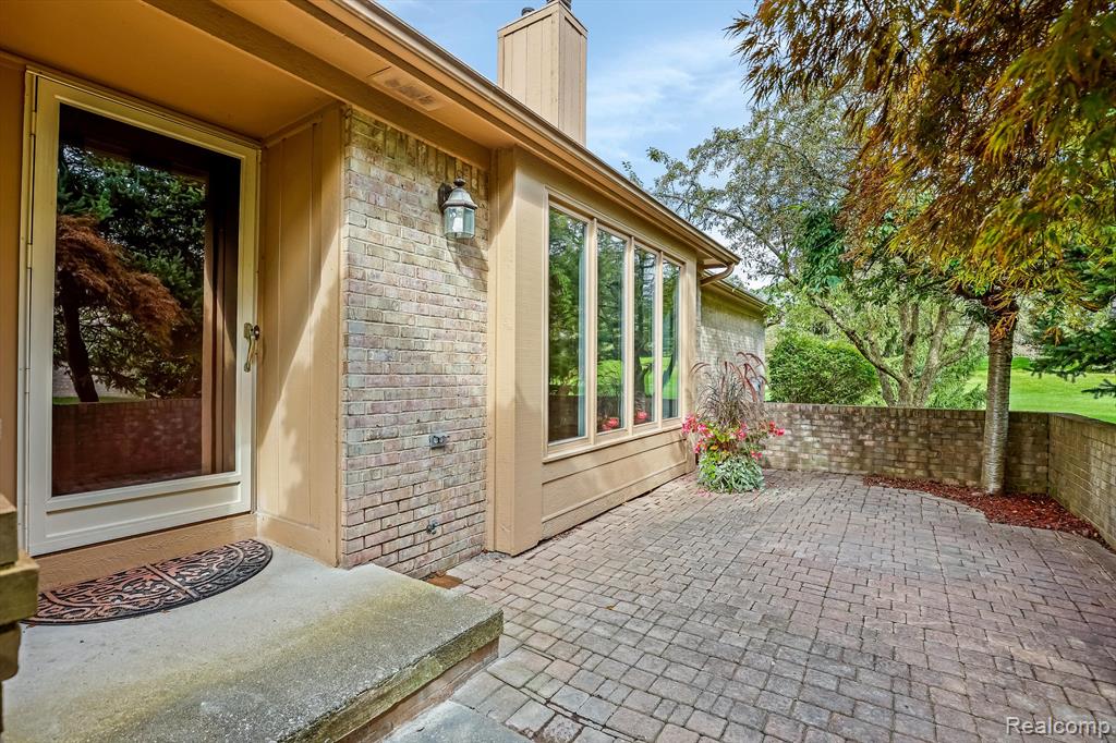 5889 Dawn Ridge Drive