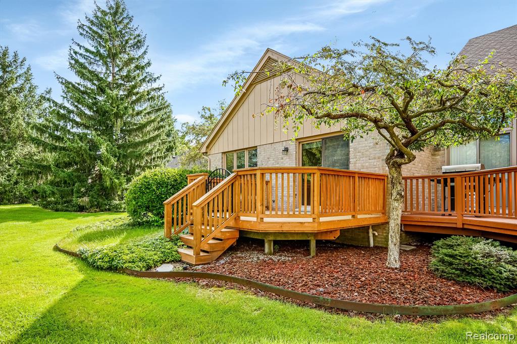 5889 Dawn Ridge Drive