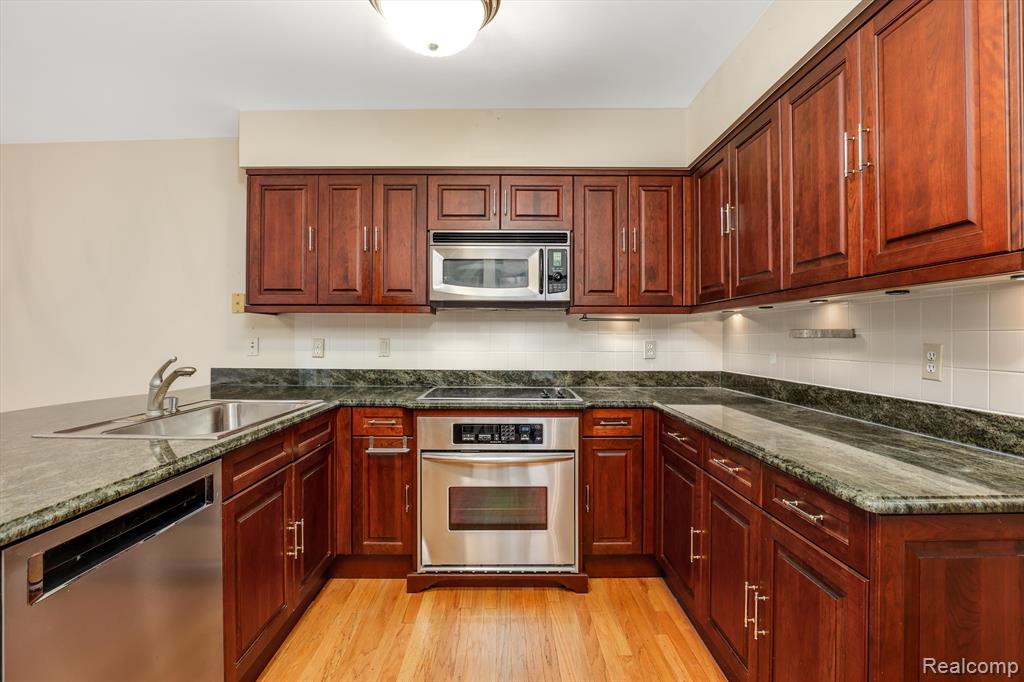 5889 Dawn Ridge Drive