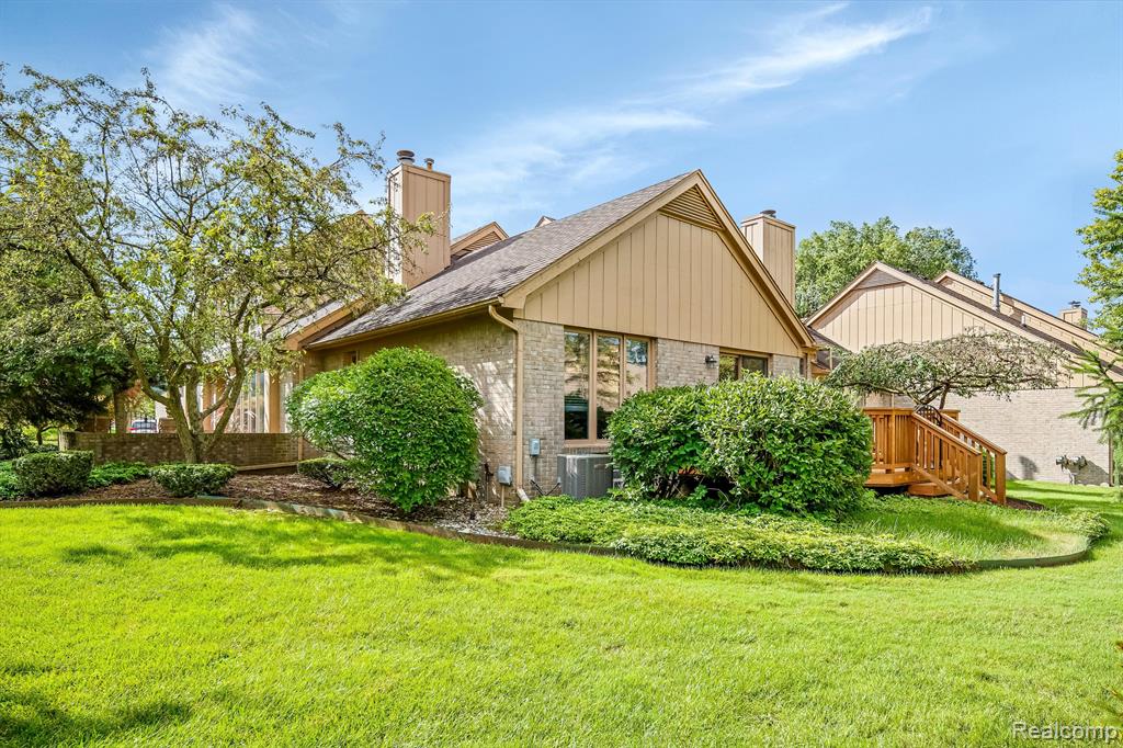 5889 Dawn Ridge Drive