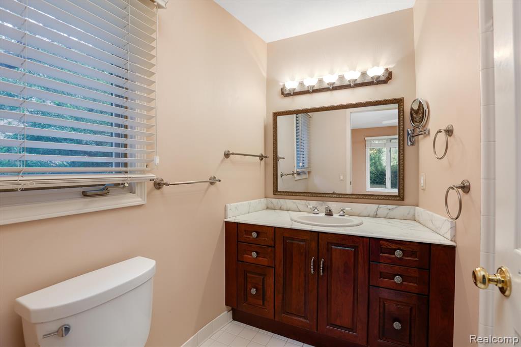 5889 Dawn Ridge Drive