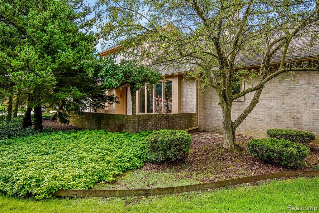 5889 Dawn Ridge Drive