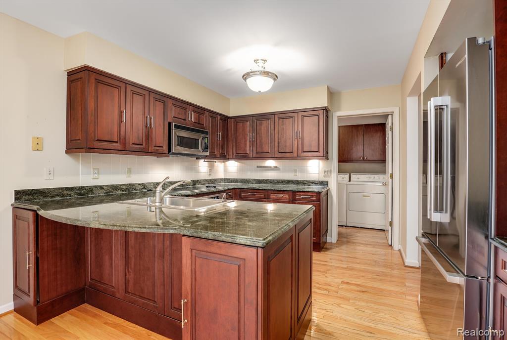 5889 Dawn Ridge Drive