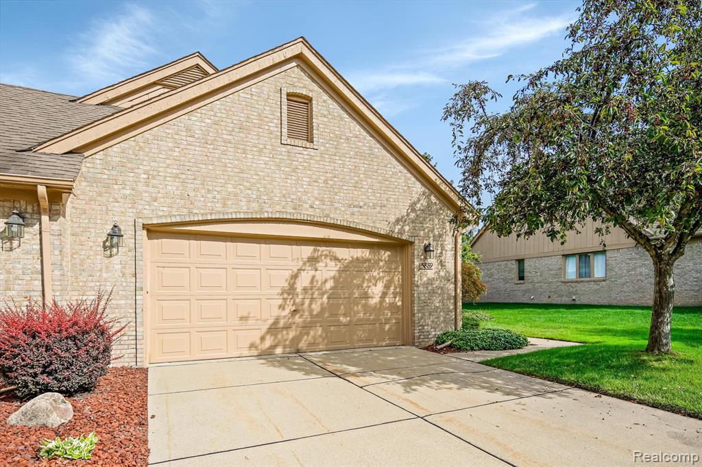 5889 Dawn Ridge Drive