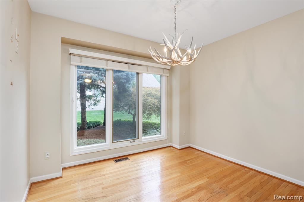 5889 Dawn Ridge Drive