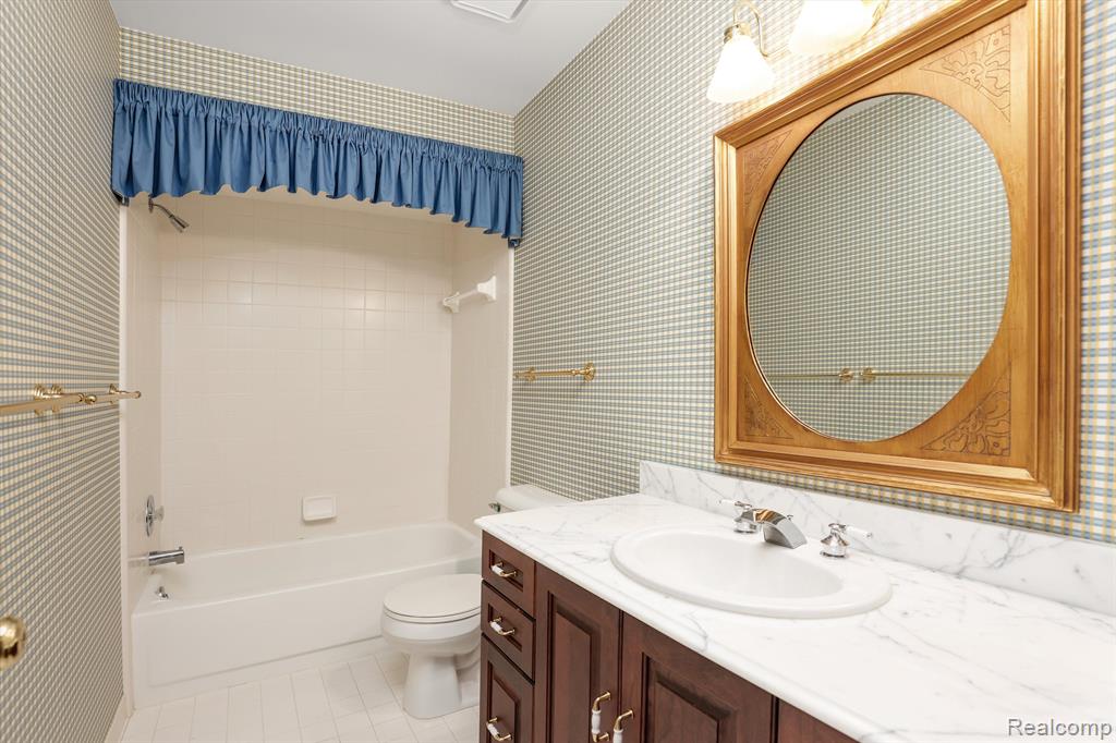 5889 Dawn Ridge Drive