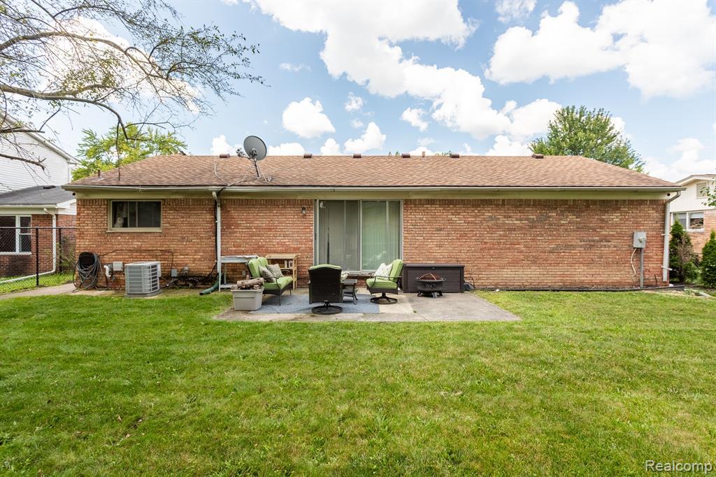 6658 Carriage Hills Drive