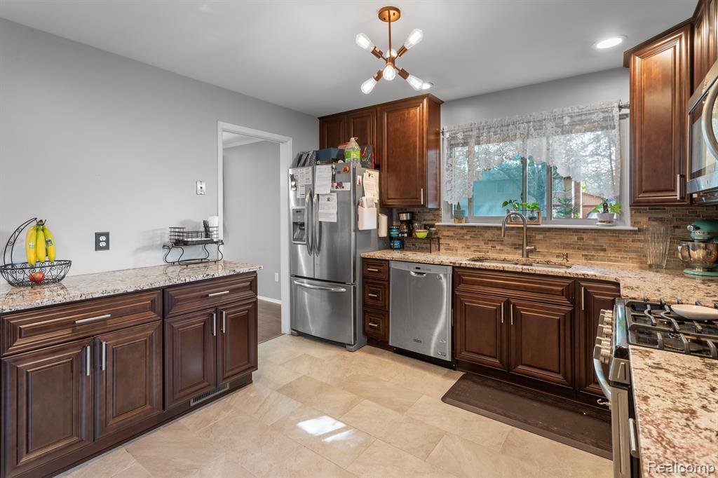 6658 Carriage Hills Drive