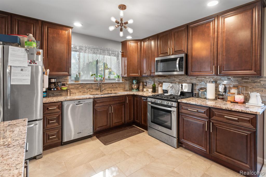 6658 Carriage Hills Drive