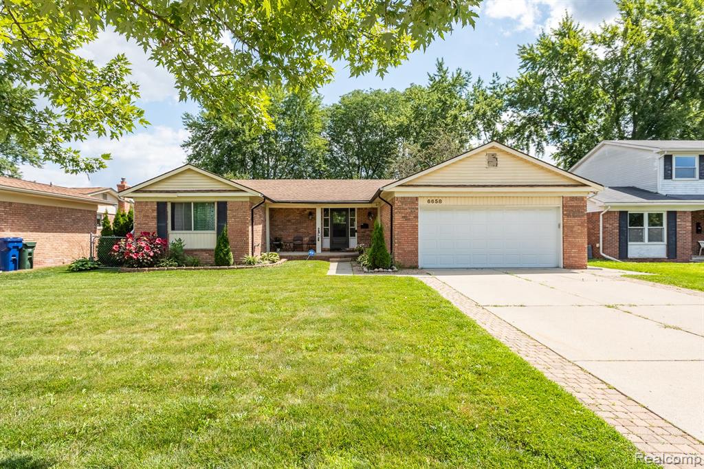 6658 Carriage Hills Drive