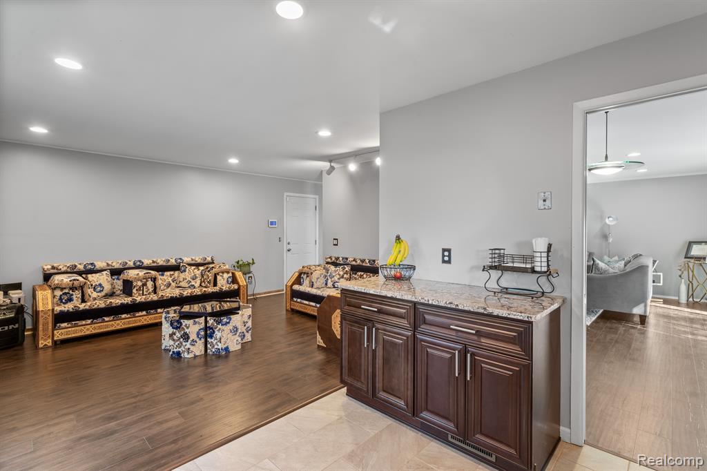 6658 Carriage Hills Drive