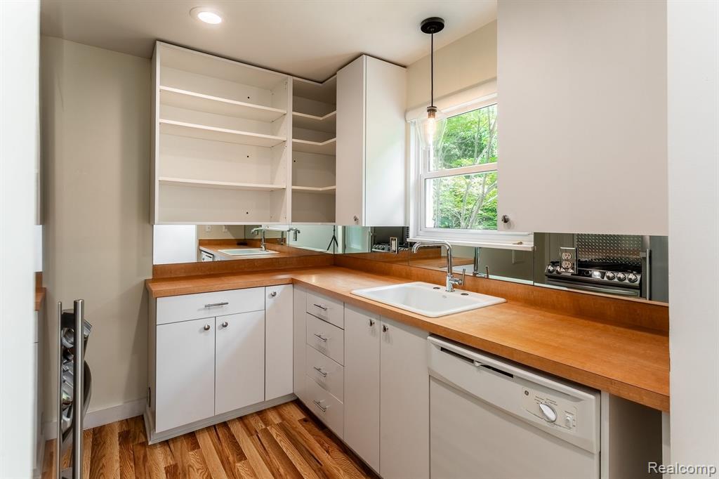 1035 N Old Woodward Avenue # 2