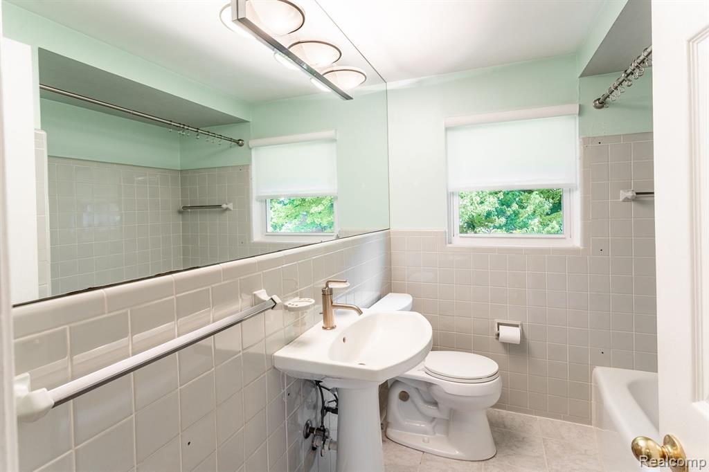 1035 N Old Woodward Avenue # 2