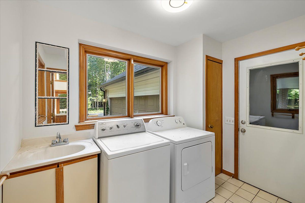 28118 Forestbrook Drive