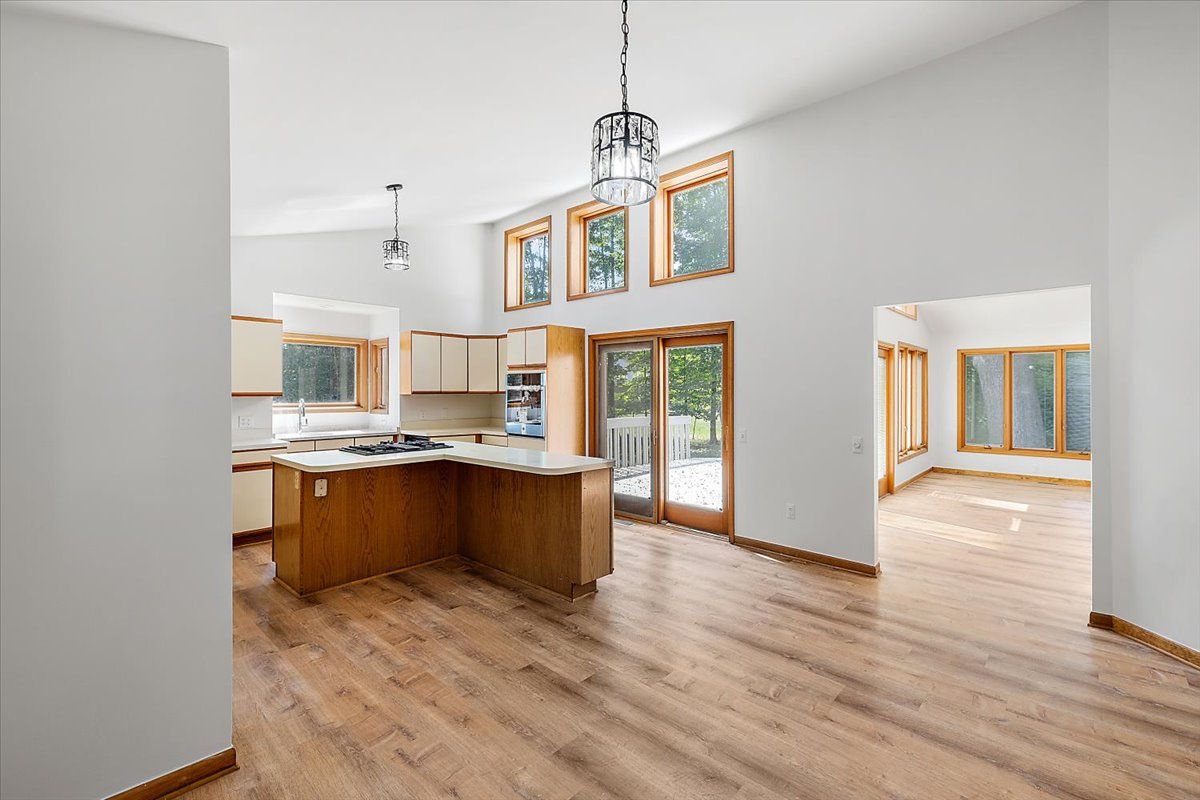 28118 Forestbrook Drive