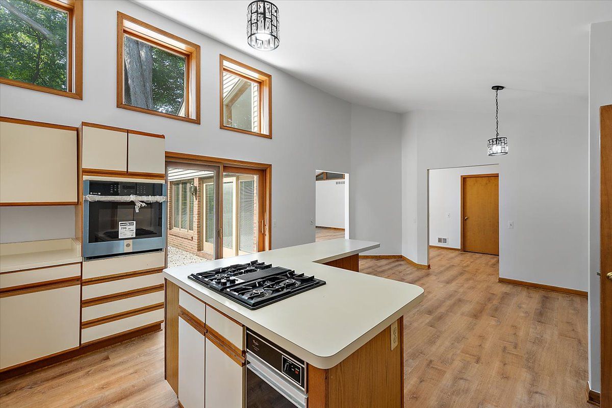 28118 Forestbrook Drive