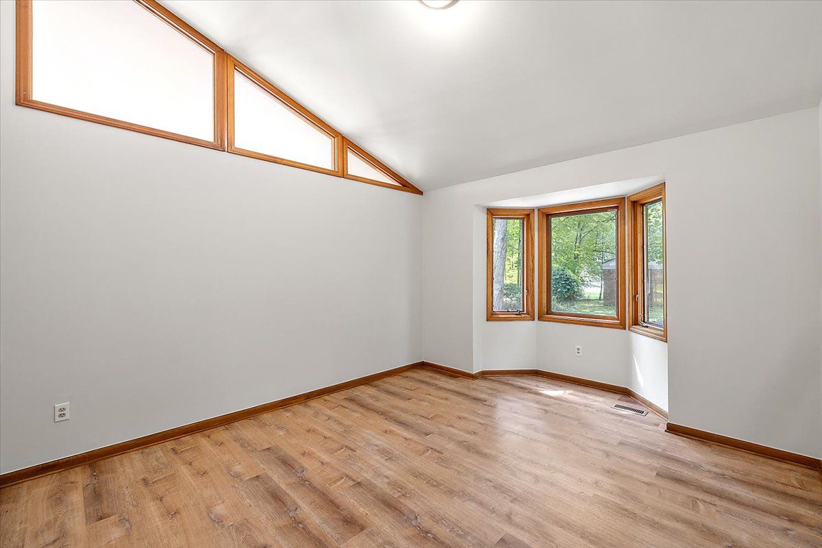 28118 Forestbrook Drive