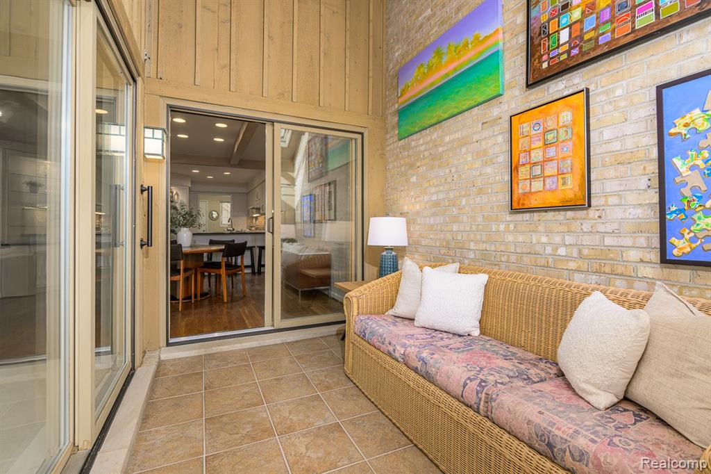 2462 Hickory Glen Drive