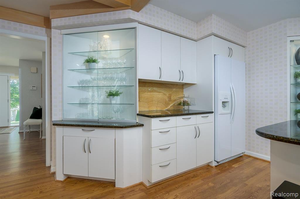 2462 Hickory Glen Drive