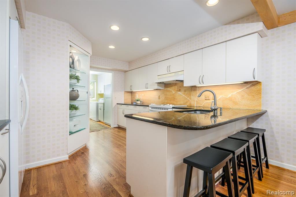 2462 Hickory Glen Drive