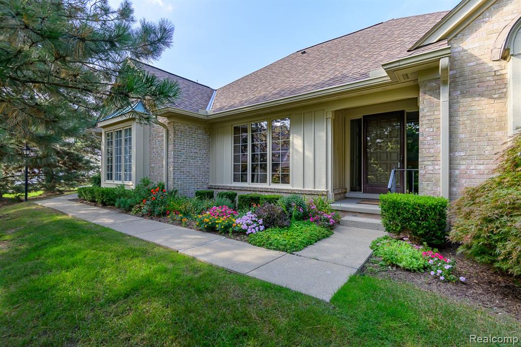 2462 Hickory Glen Drive