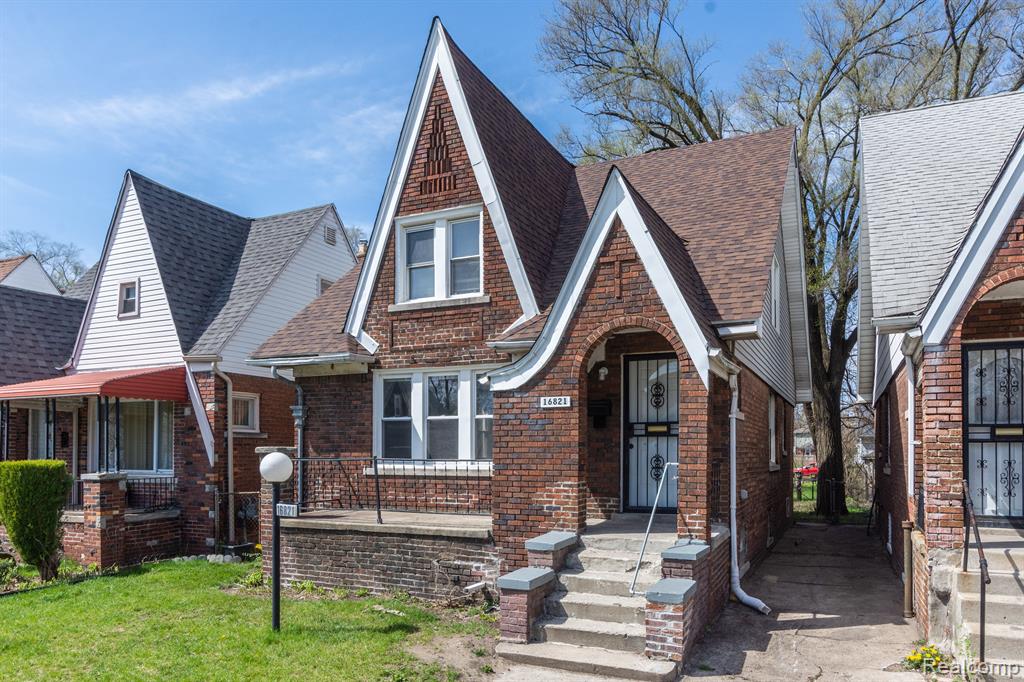 16821 Lilac Street