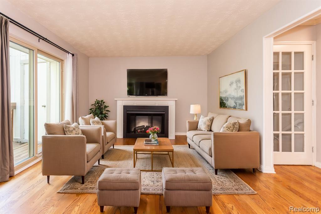 1591 Charter Oak Drive