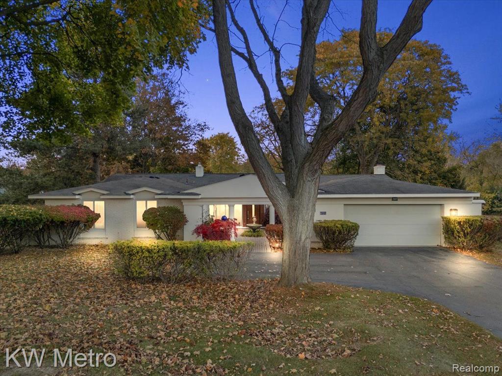 4751 S Valleyview Road