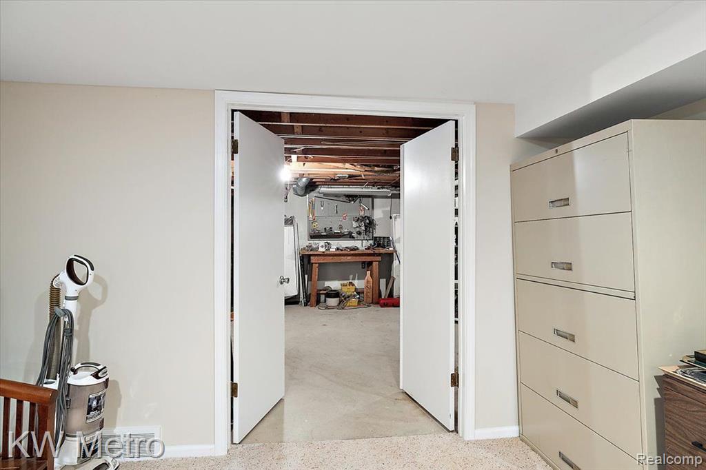 4751 S Valleyview Road